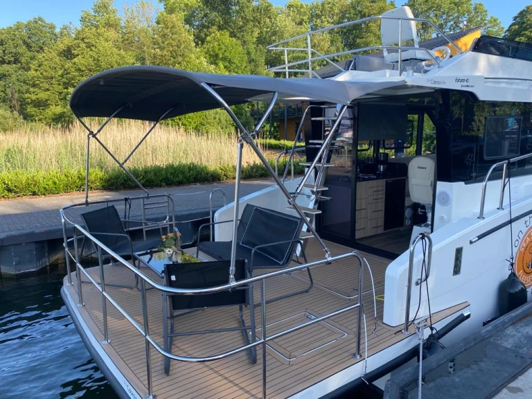 Huur Motorboot met of zonder schipper Cobra in Fleesensee