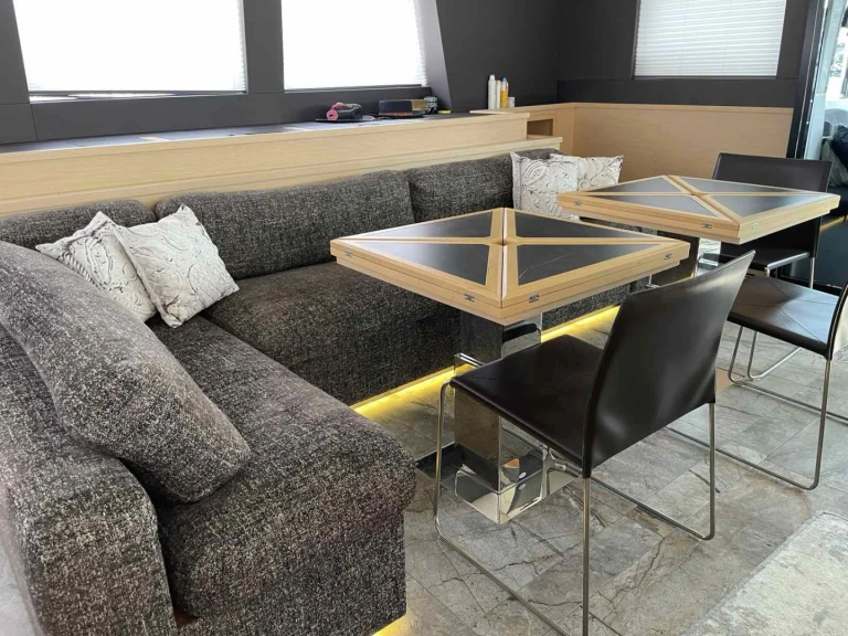 Huur een Lagoon Lagoon 630 Motor Yacht in Lávrio