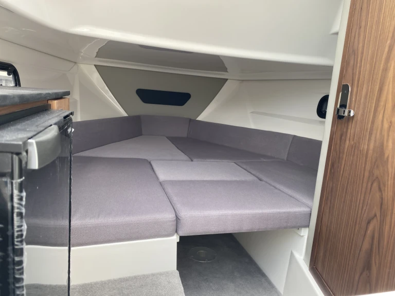 Verhuur Motorboot Karnic met vaarbewijs