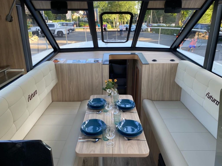 Verhuur Motorboot in Fleesensee - Cobra Futura 40 Grand Horizon