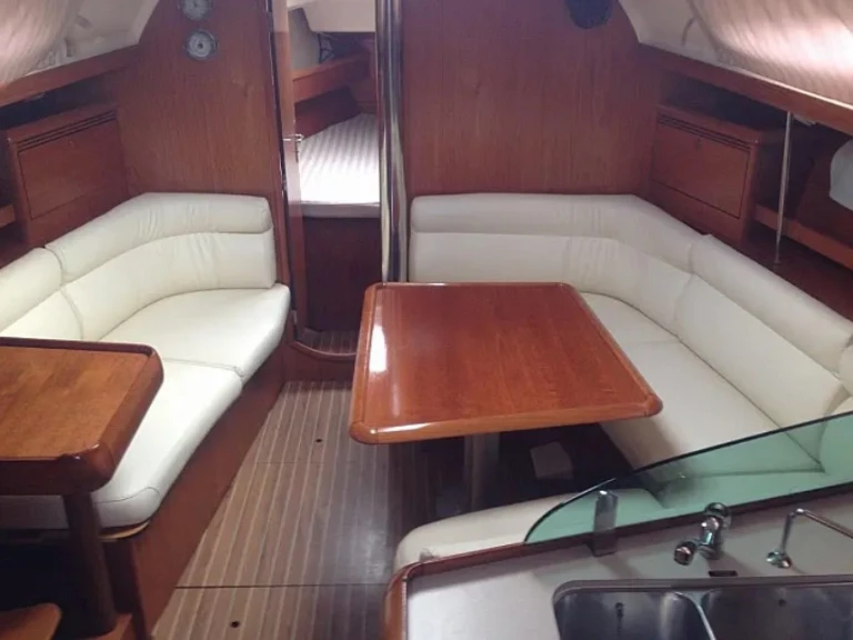 Verhuur Zeilboot in Álimos - Jeanneau Sun Odyssey 37