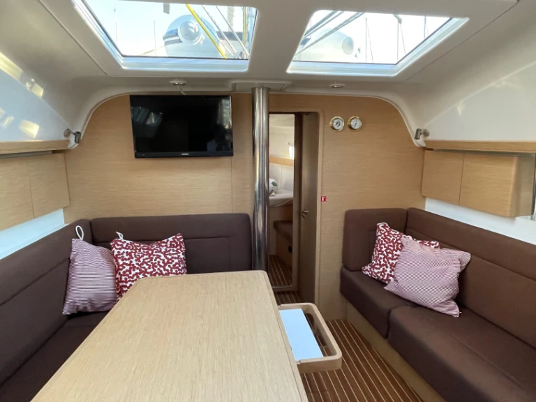 Verhuur Zeilboot in Betina - Elan Impression 45