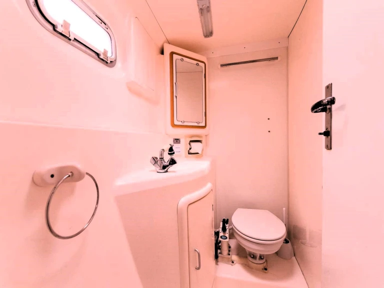 Leopard Leopard 47 te huur van particulier of professional in Eden Island