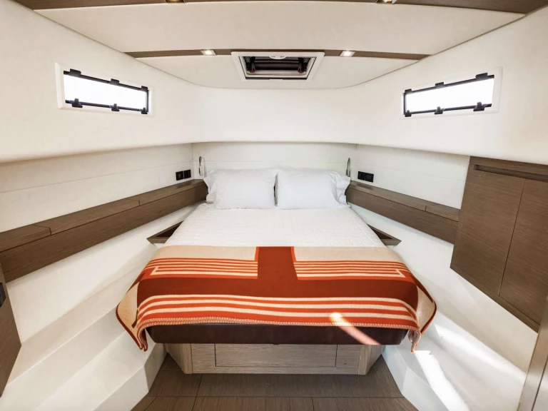 Bootverhuur Miami goedkoop 43 Pardo