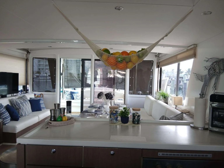 Bootverhuur Nassau goedkoop ZURI 3