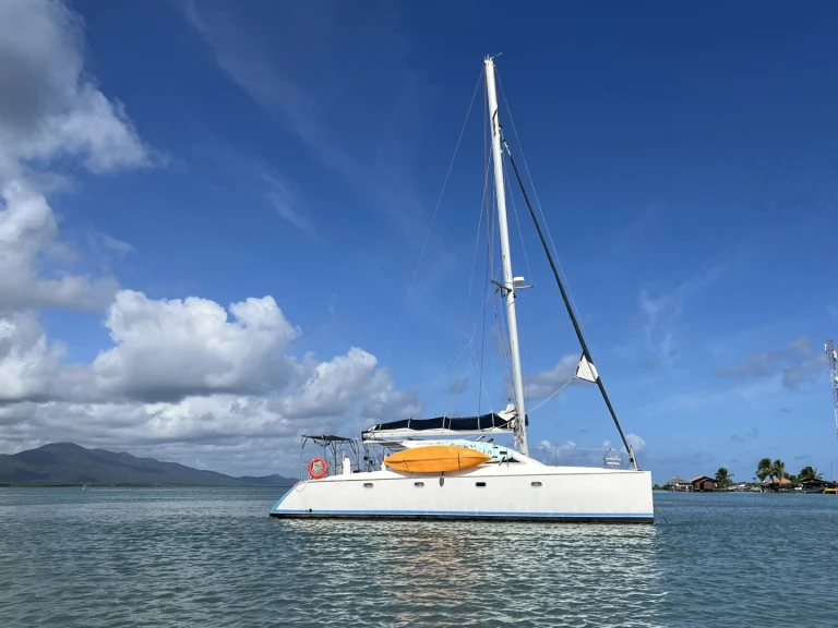 Verhuur Catamaran Nautitech met vaarbewijs
