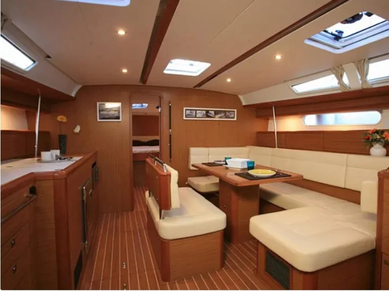 Bootverhuur Jeanneau Sun Odyssey 49i in Álimos via SamBoat
