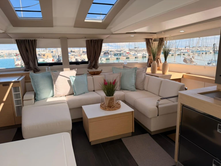 Huur Catamaran met of zonder schipper Fountaine Pajot in Capo d'Orlando