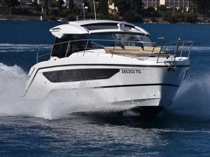 Bootverhuur Bavaria Bavaria SR38 Hard Top in Trogir via SamBoat