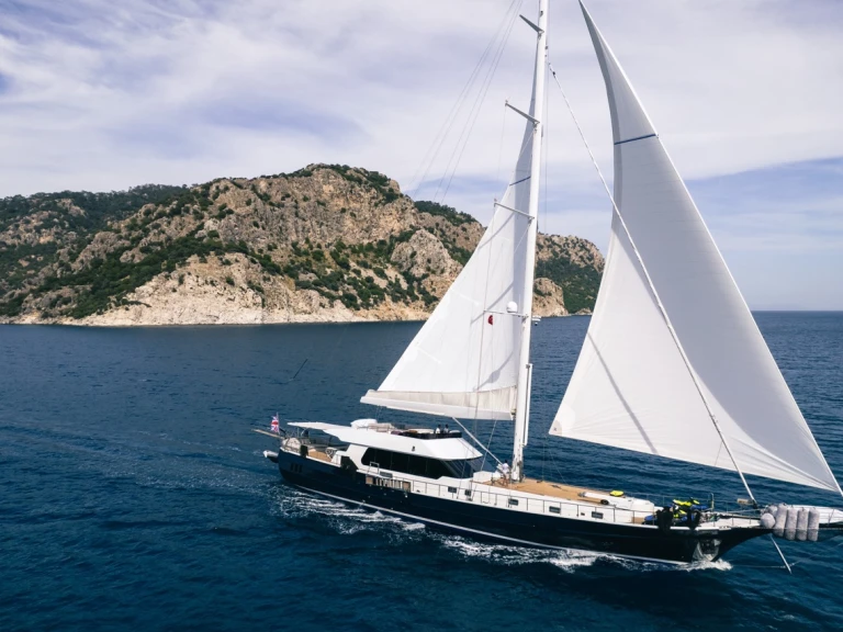 Verhuur Zeilboot Custom Made met vaarbewijs