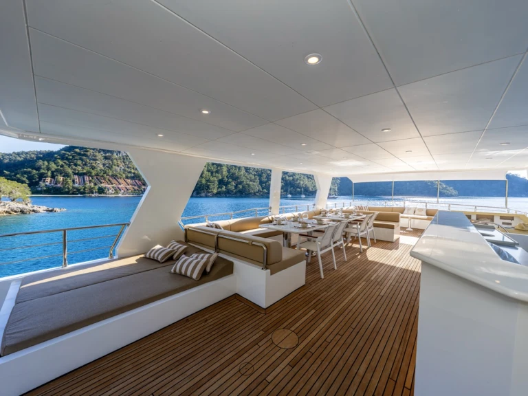 Huur een Custom Made Lila Trawler in Fethiye