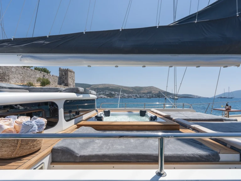 Huur Zeilboot met of zonder schipper Custom Made in Bodrum