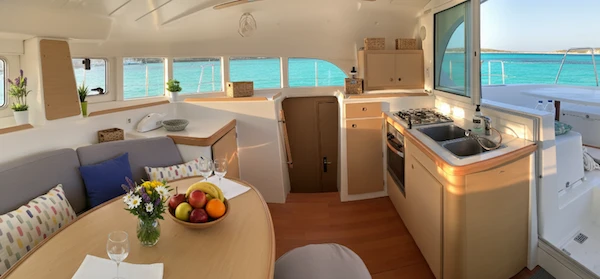 Bootverhuur Lagoon Lagoon 380 S2 in Sant Antoni de Portmany via SamBoat