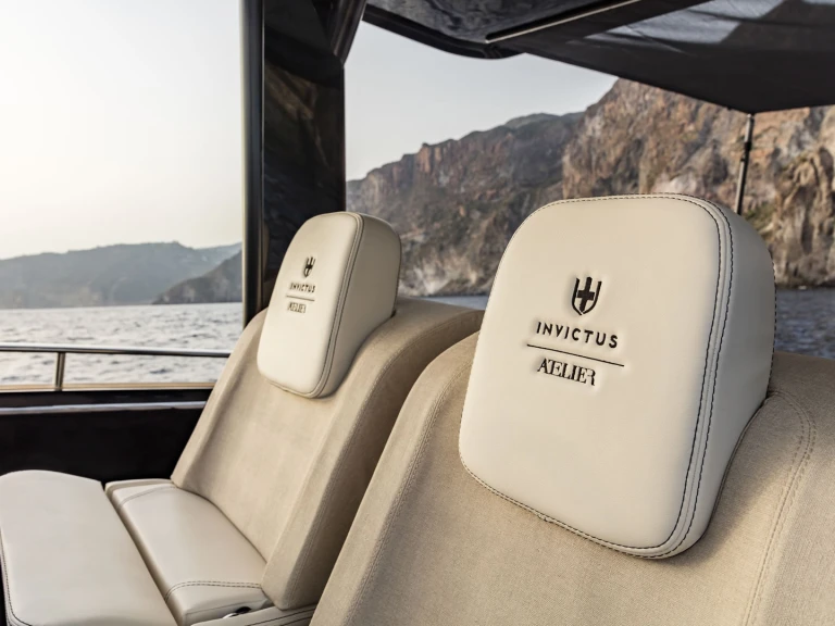 Huur Motorboot met of zonder schipper Invictus  in Poltu Quatu