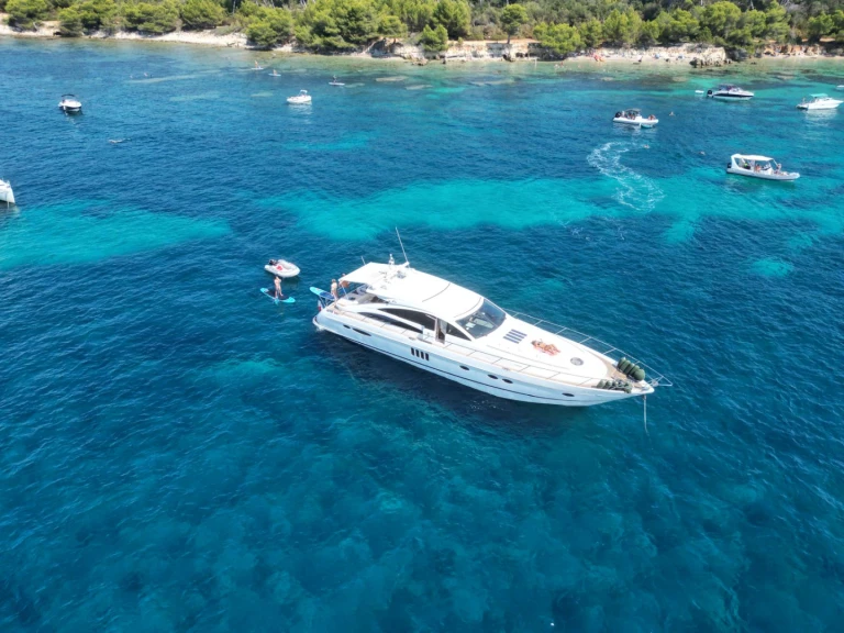 Princess Princess V70 te huur van particulier of professional in Vieux Port de Cannes