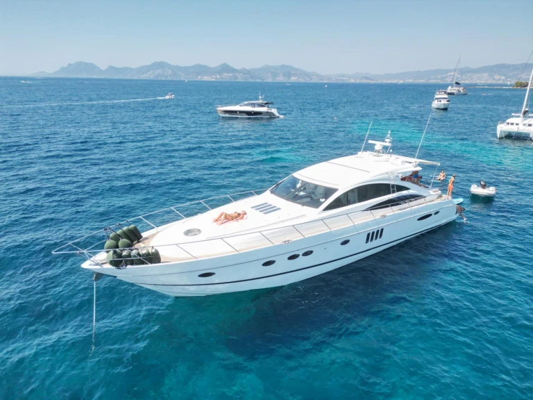 Jachthuur in Vieux Port de Cannes - Princess Princess V70 via SamBoat