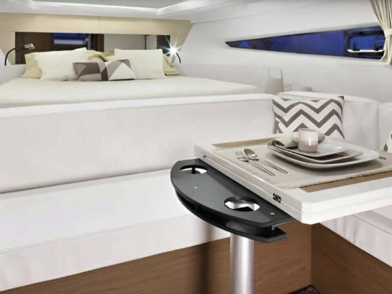 Bootverhuur Jeanneau Leader 36 in Cannes via SamBoat