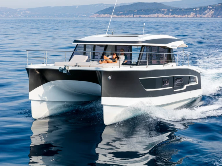 Verhuur Motorboot Fountaine Pajot met vaarbewijs
