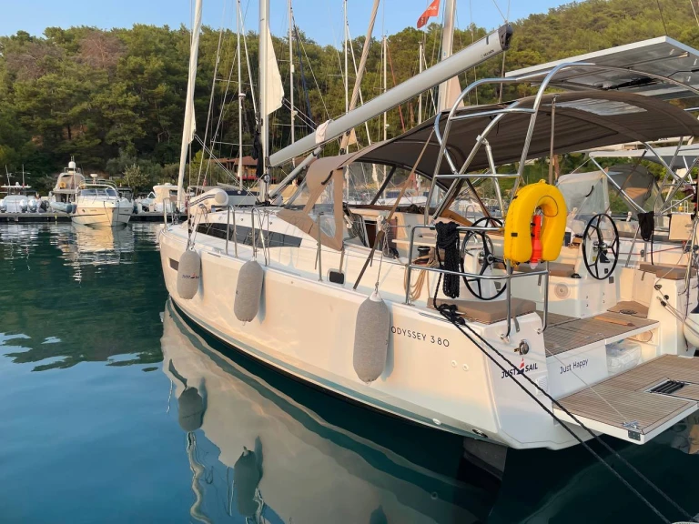 Verhuur Zeilboot in Göcek - Jeanneau Sun Odyssey 380