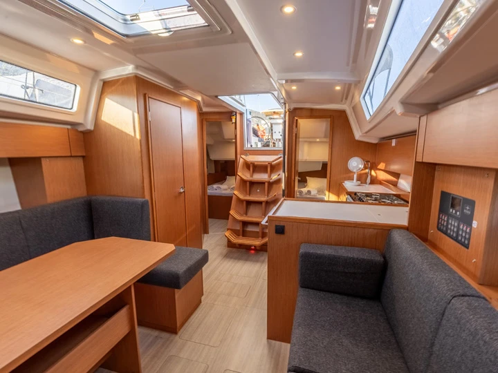 Bavaria Bavaria C38 te huur van particulier of professional in Kiáto