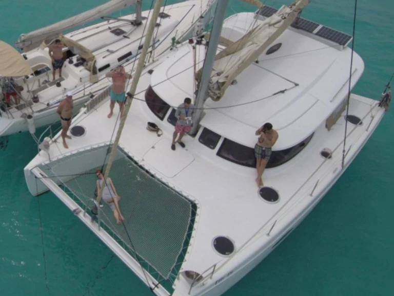 Catamaran te huur in Porto Montenegro voor de beste prijs
