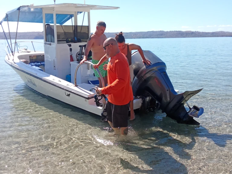 Huur Woonboot met of zonder schipper Custom Made in Guanacaste