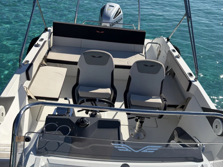 Huur een Bénéteau Flyer 7.7 SUNdeck in Mandelieu-la-Napoule