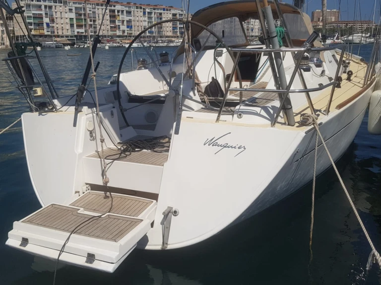 Zeilboot te huur in Toulon Port voor de beste prijs