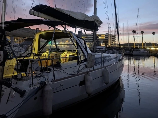 Bénéteau Oceanis 45 te huur van particulier of professional in Lagos