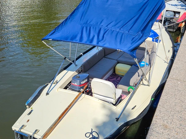 Verhuur Motorboot Polyvalk met vaarbewijs