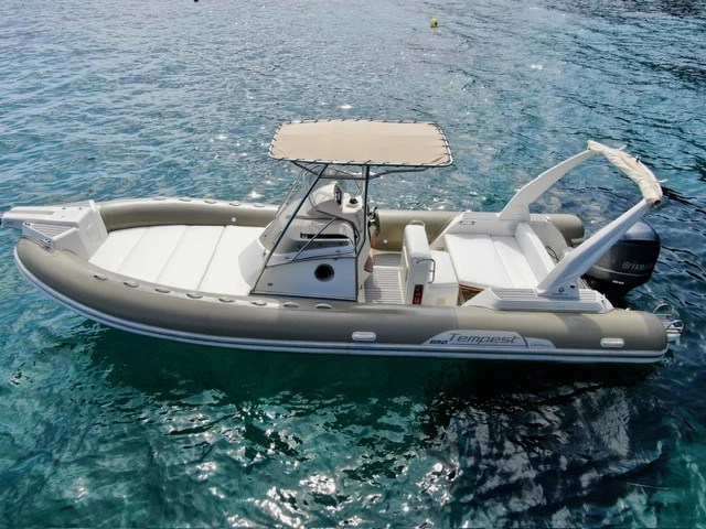 Bootverhuur Cavalaire-sur-Mer goedkoop Tempest 850 Open