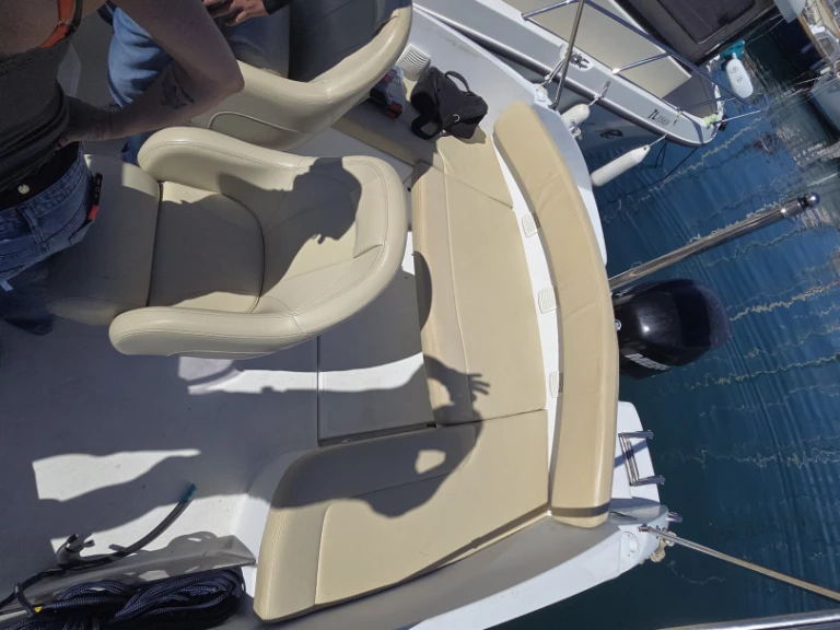 Bootverhuur Toulon goedkoop Flyer 650 Sun Deck