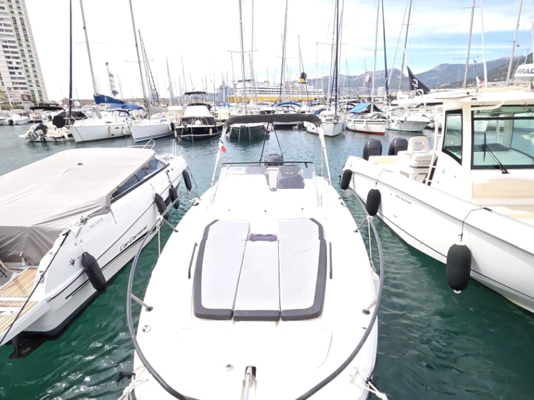 Verhuur Motorboot Bénéteau met vaarbewijs