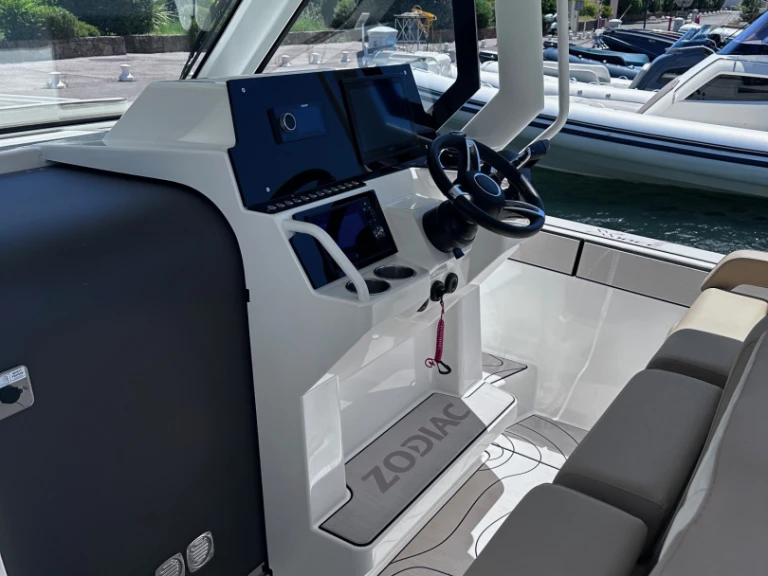 Bootverhuur Zodiac X10CC in Cogolin via SamBoat