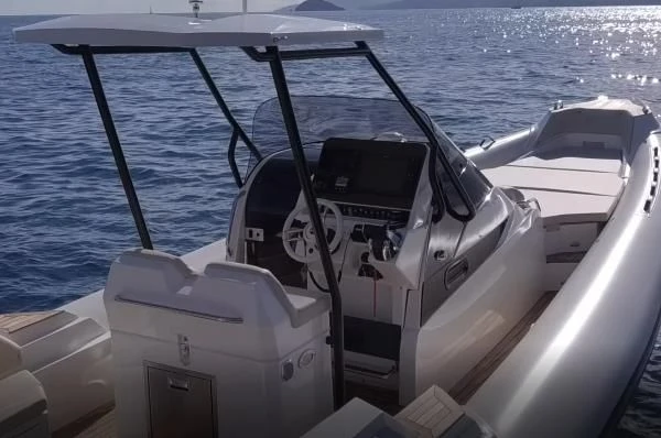 Bootverhuur Marine de Sant'Ambrogio goedkoop NUOVA JOLLY 33