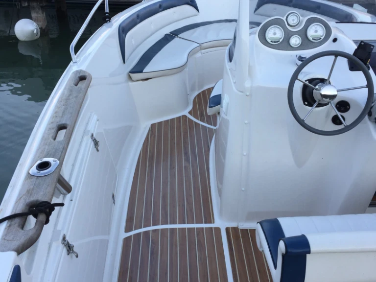 Motorboot te huur in Frankrijk voor de beste prijs