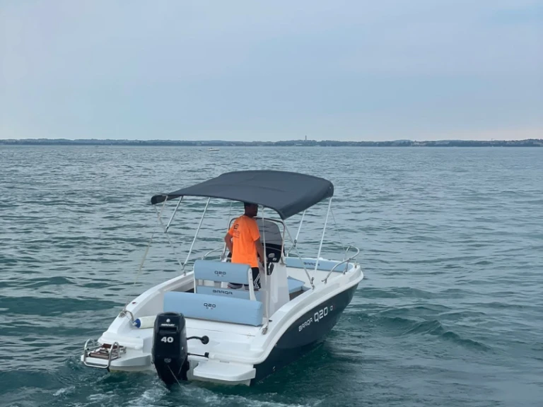 Huur een Barqa Q20 in Moniga del Garda