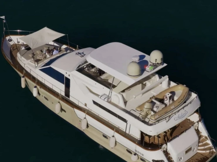 Huur een Falcon Falcon 80 Fly in Salerno