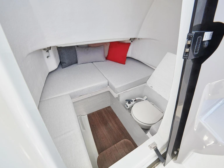 Huur Motorboot met of zonder schipper Jeanneau in Rapallo