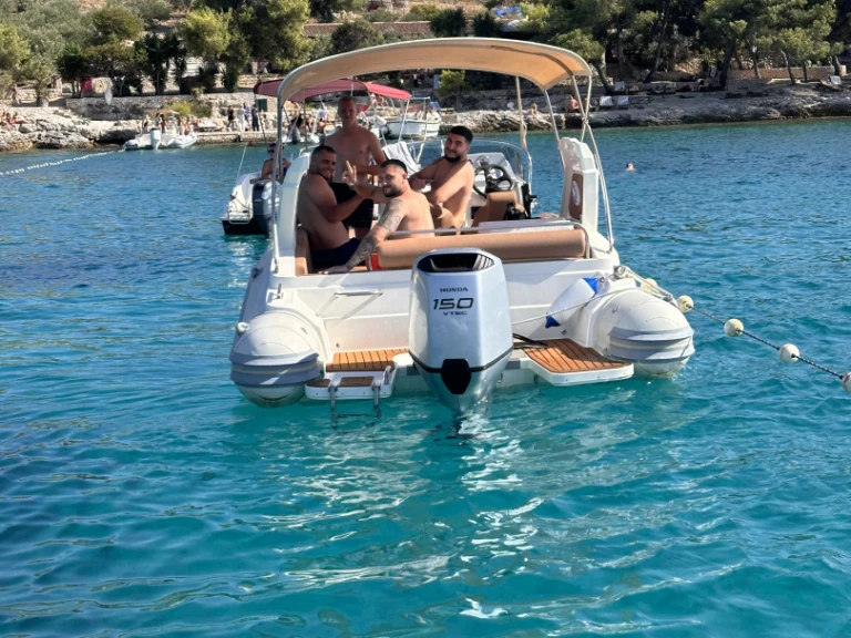 Jachthuur in Hvar - Aquamax BF150XU via SamBoat