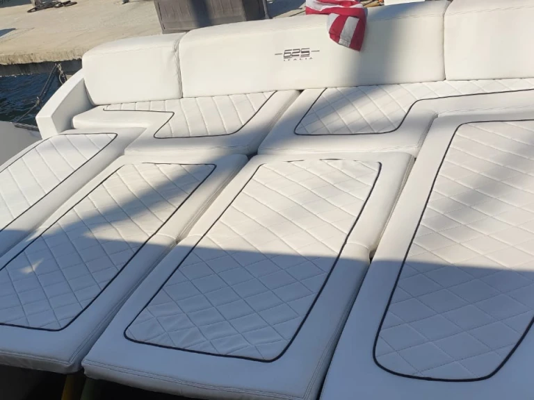 Bootverhuur Cartagena goedkoop Azimut 62 S