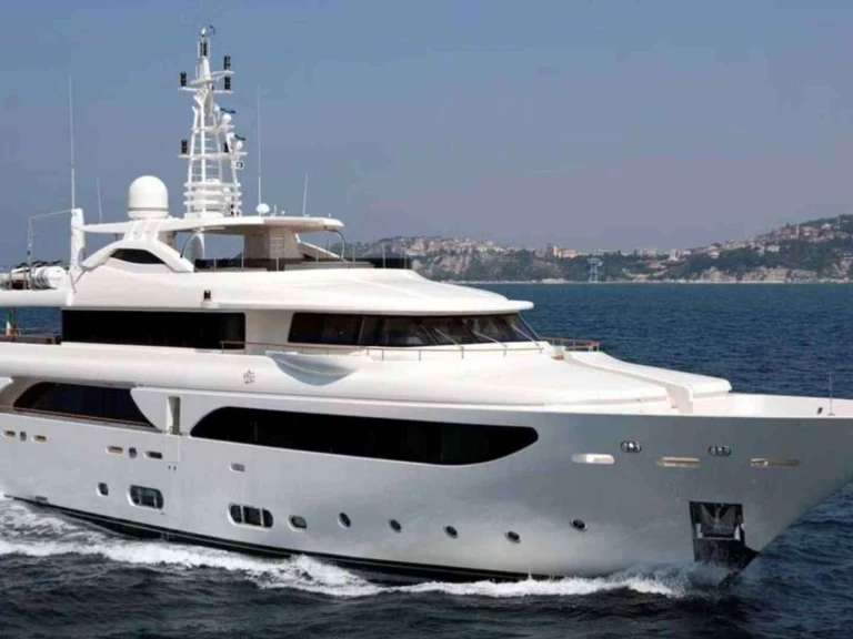 Verhuur Jacht CRN Ancona met vaarbewijs