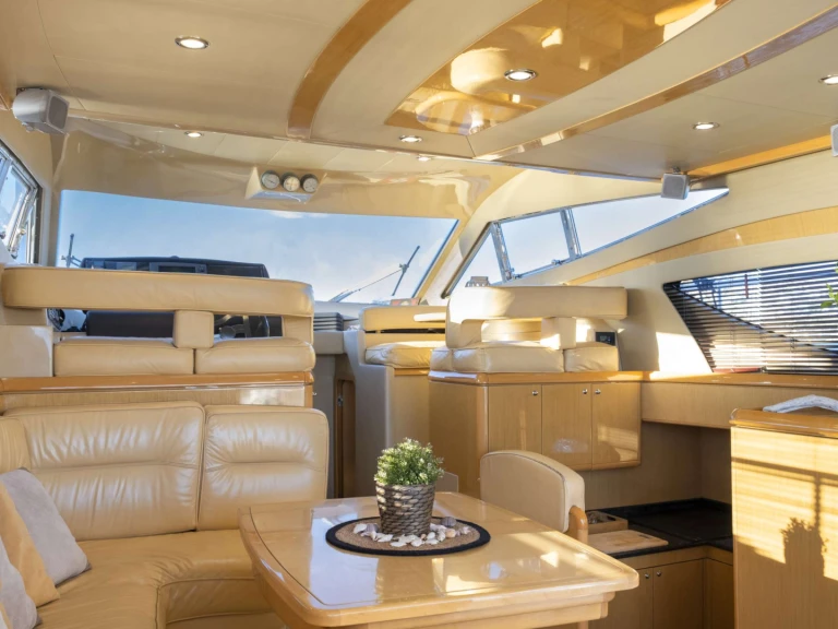 Bootverhuur Ferretti ARABELLA in Mykonos (Island) via SamBoat