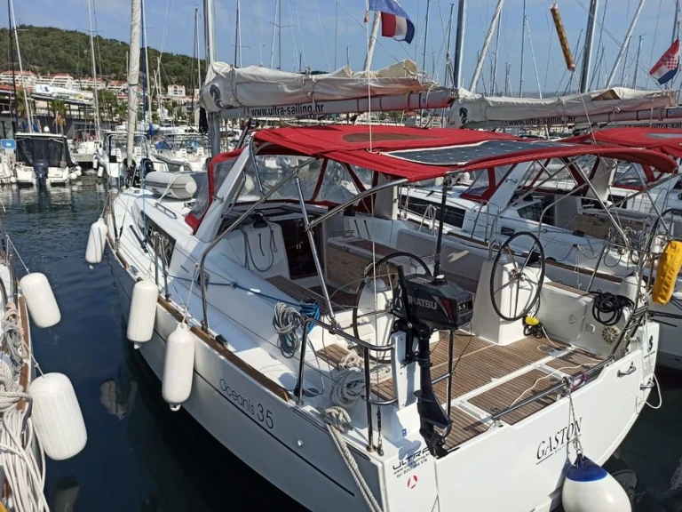 Huur een Bénéteau Oceanis 35 in Split