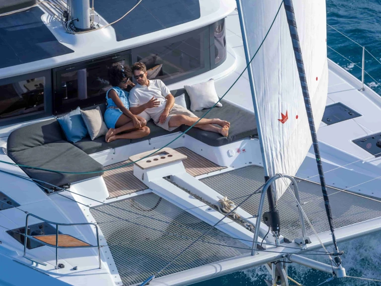 Verhuur Catamaran Lagoon met vaarbewijs