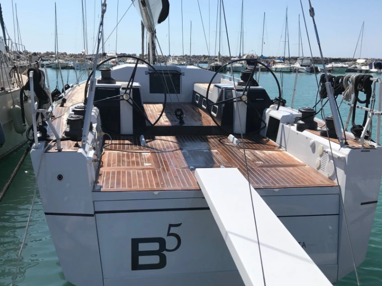 Verhuur Zeilboot Vismara met vaarbewijs