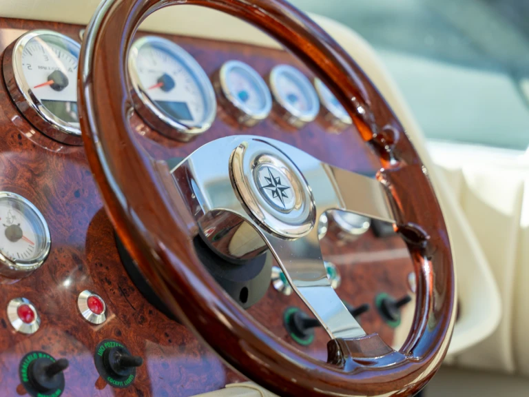 Huur Motorboot met of zonder schipper Colombo in Como (City)