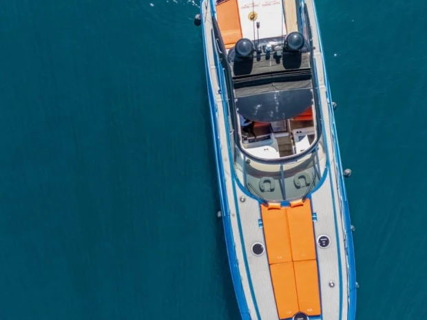 Verhuur Motorboot Sunseeker met vaarbewijs