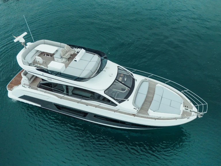 Bootverhuur Azimut Azimut 53 Fly in Palma de Mallorca via SamBoat