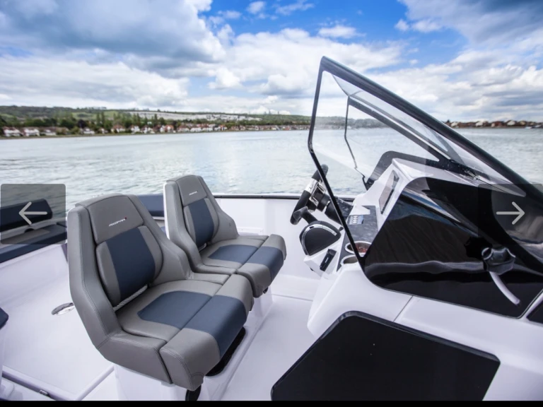 Motorboot te huur in Split voor de beste prijs